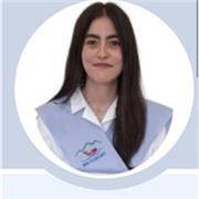 Adolescente recién salida de bachillerato con altos conocimientos en el ámbito matemático.